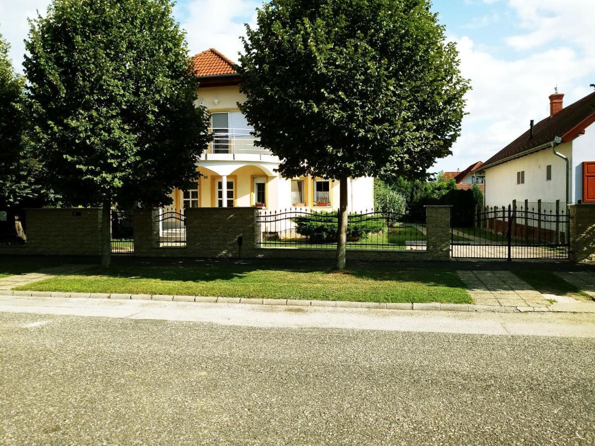 Bük Abigel Thermal Apartman מראה חיצוני תמונה